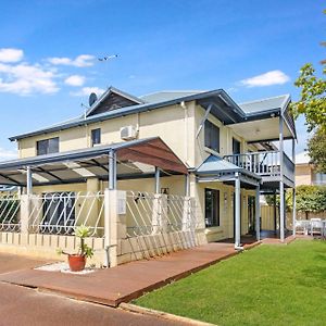 Observatory Guesthouse - Adults Only